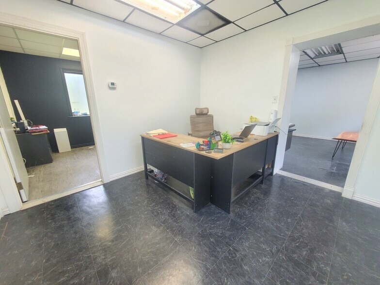 More Photos Of 1544 Jefferson Chemical Rd, Conroe Warehouse For Sale