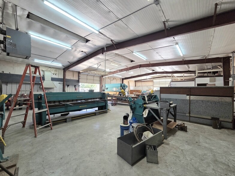 More Photos Of 1410 FM 2854 Rd, Conroe Industrial For Lease