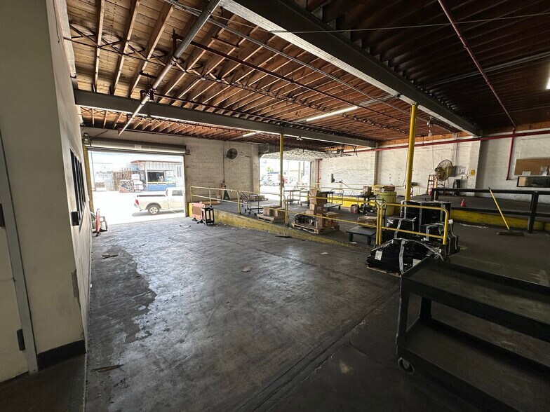 More Photos Of 3700 NW 54th St, Miami Warehouse For Lease