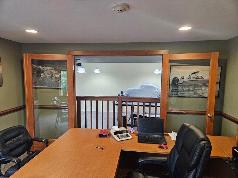 More Photos Of 28 Weirs Rd, Gilford Storefront Retail Office For Lease
