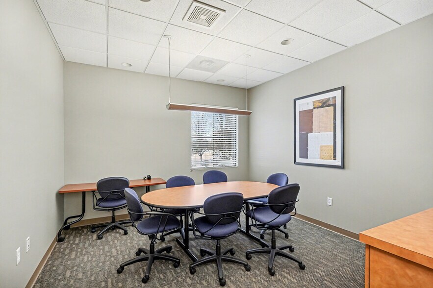 More Photos Of 5360 Hampton Pl, Saginaw Office For Sale