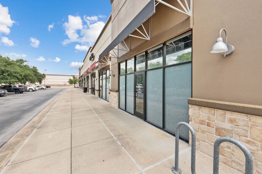 More Photos Of 2525 Anderson Ln W, Austin Unknown For Lease