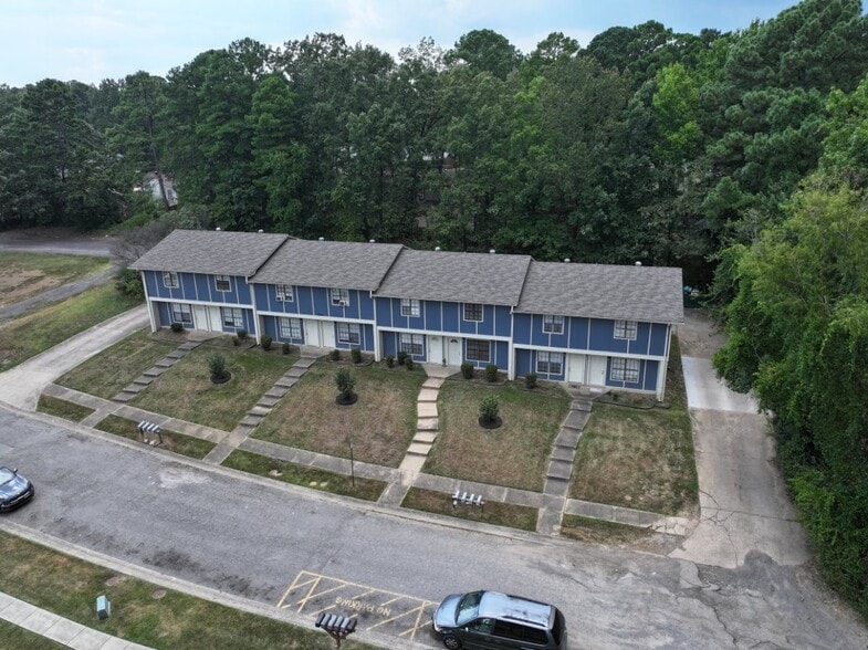 More Photos Of 1800 Labette Manor Dr, Little Rock Apartments For Sale