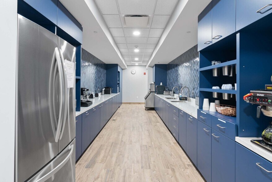 More Photos Of 662 Penn St, Newtown Office For Sale