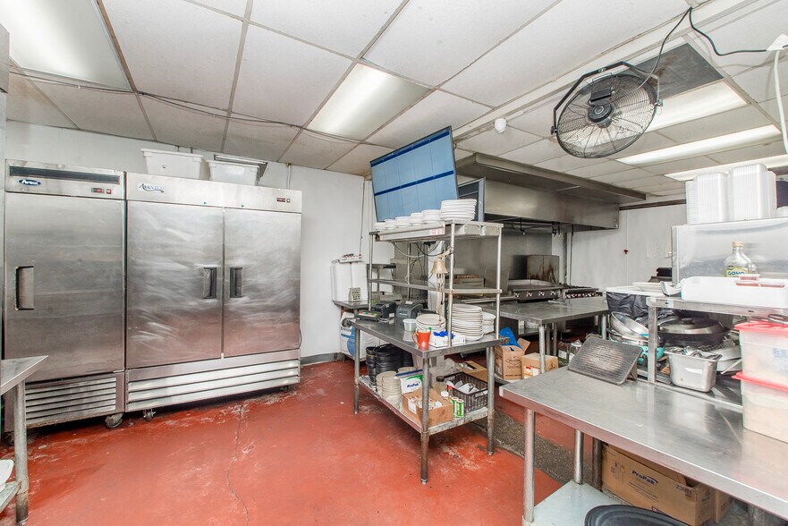 More Photos Of 7310 Highway 182 E, Morgan City General Retail For Sale