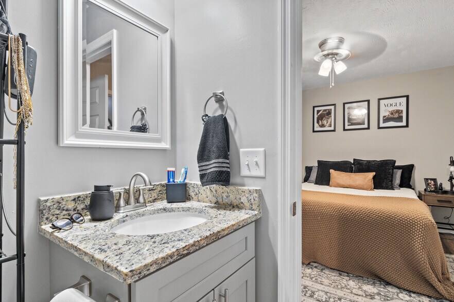 More Photos Of 21 Lost Ln, McEwen Apartments For Sale