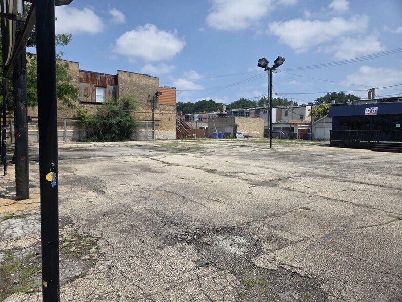 More Photos Of 2901 N Cicero Ave, Chicago General Retail For Lease