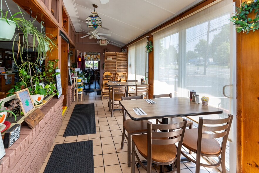 More Photos Of 36 John Ringo Rd, Ringoes Restaurant For Sale