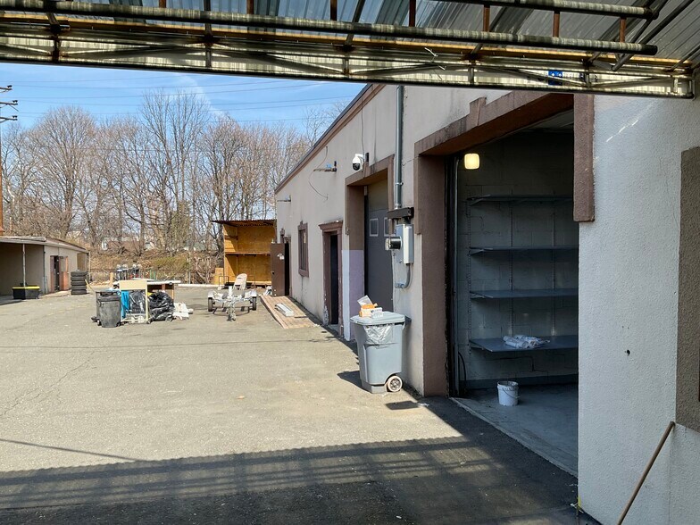 More Photos Of 1 Sago St, Clifton Flex For Lease
