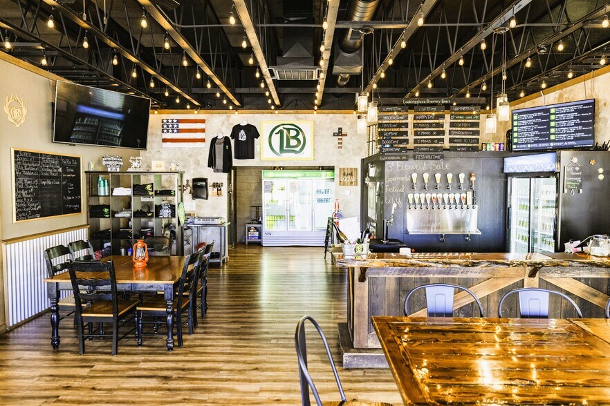 More Photos Of 192 Main St, Winston Bar For Sale