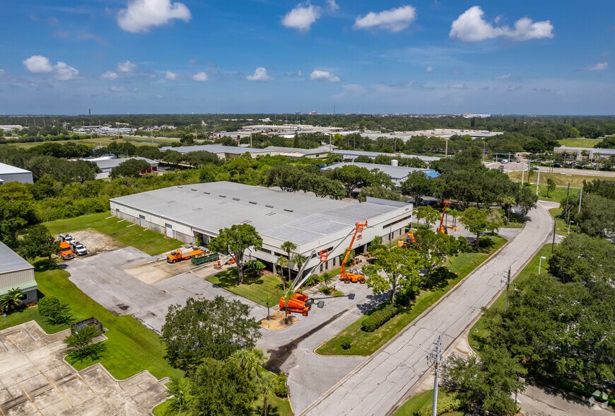 More Photos Of 4514 19th Street Ct E, Bradenton Manufacturing For Lease