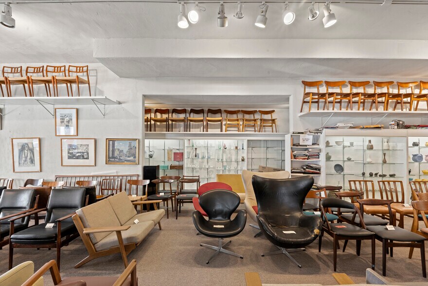 More Photos Of 7974-7976 Melrose Ave, Los Angeles Storefront For Sale