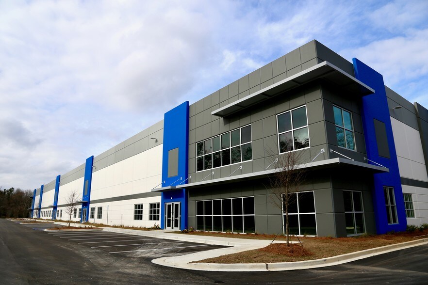 More Photos Of 8351 Palmetto Commerce Pky, Ladson Warehouse For Lease
