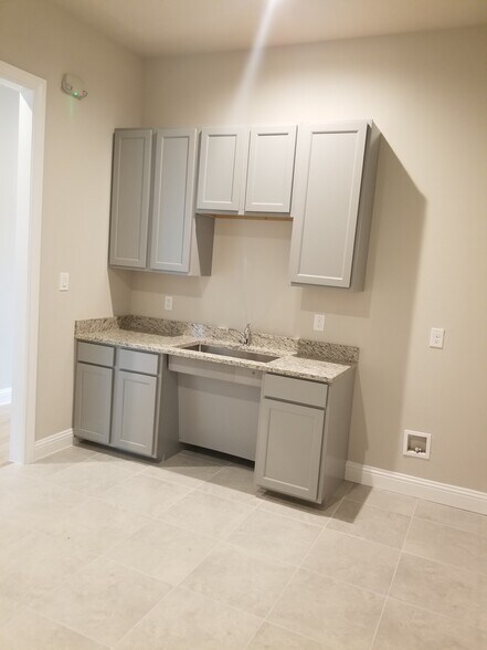 More Photos Of 3721 S Stonebridge Dr, McKinney Unknown For Lease