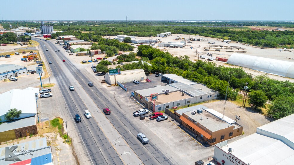 More Photos Of 1841 S Treadaway Blvd, Abilene Industrial For Sale