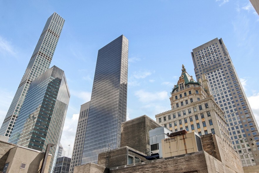 More Photos Of 4 W 58th St, New York Office For Lease