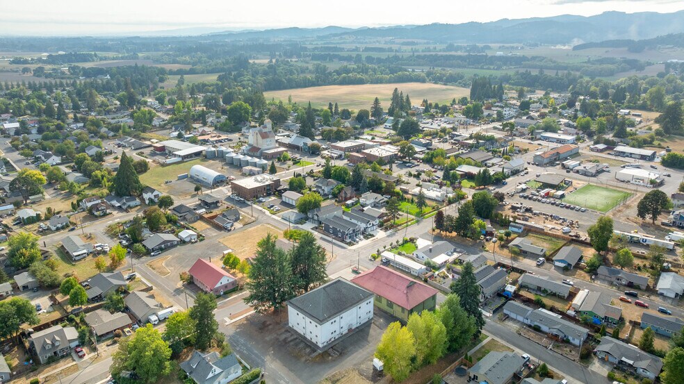 More Photos Of 229 E Monroe St, Carlton Apartments For Sale