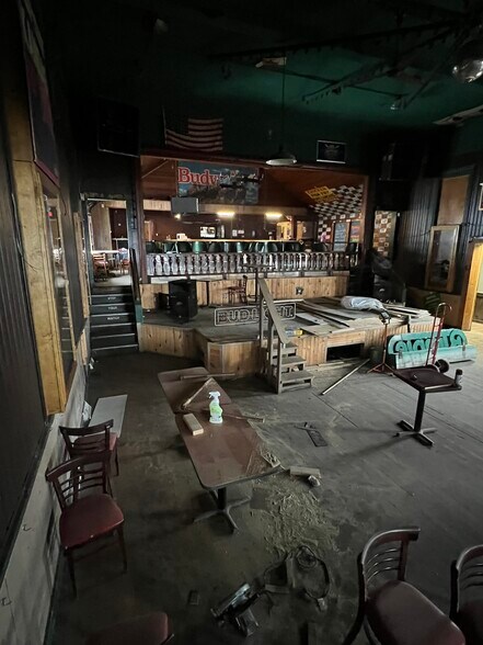 More Photos Of 100 E Grove St, Poplar Grove Freestanding For Lease