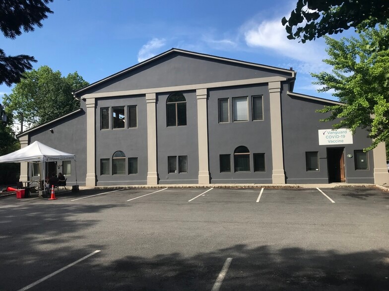 More Photos Of 271 Grove Ave, Verona Office For Lease