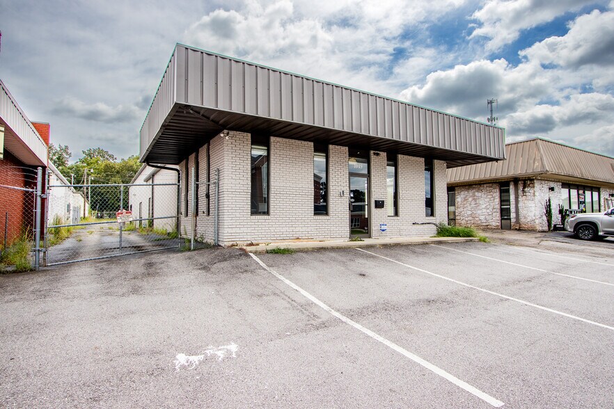 Primary Photo Of 1049 Sunset Blvd, West Columbia Light Manufacturing For Sale