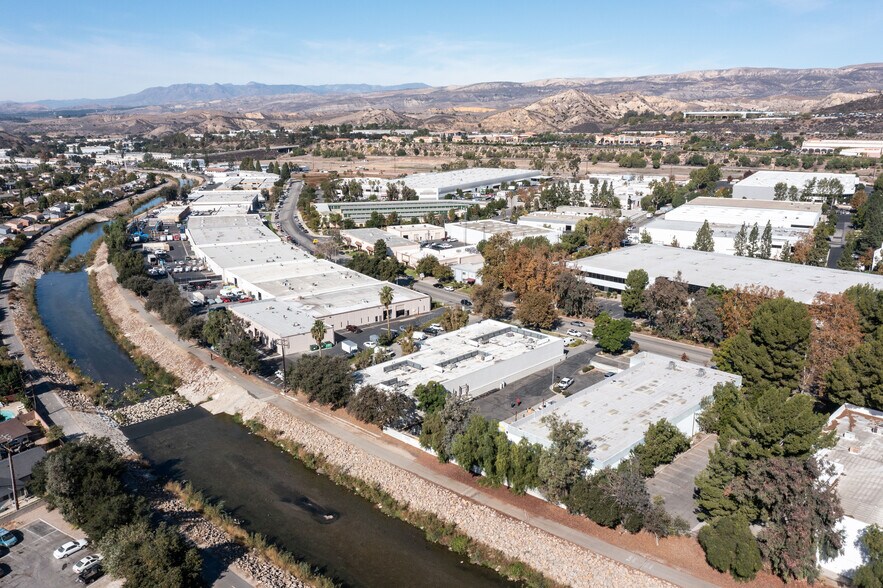 More Photos Of 520 E Easy St, Simi Valley Warehouse For Lease