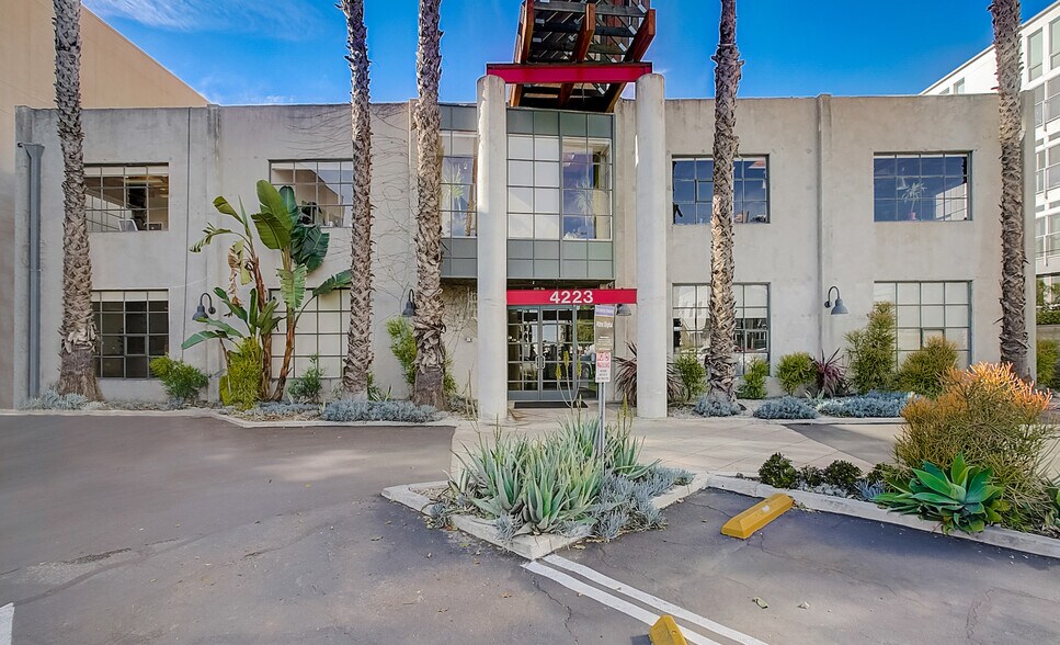 Primary Photo Of 4223 Glencoe Ave, Marina Del Rey Loft Creative Space For Lease
