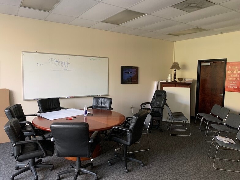 More Photos Of 141 Cupped Oak Dr, Stallings Warehouse For Lease