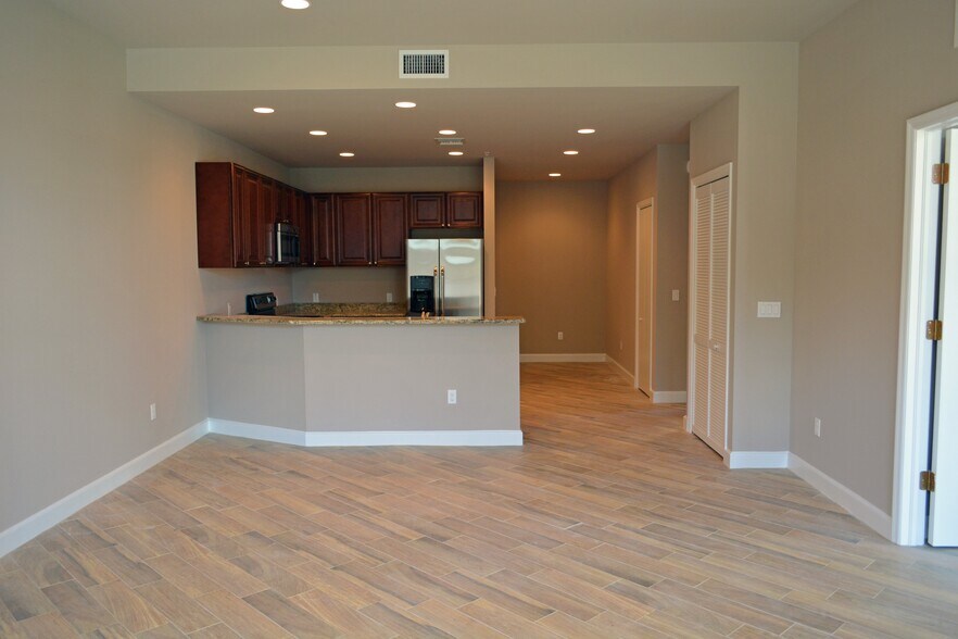 More Photos Of 2741-2747 First St, Fort Myers Apartments For Sale