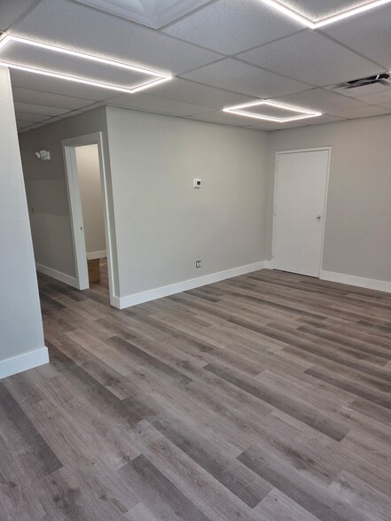 More Photos Of 5826-5830 Corporation Cir, Fort Myers Warehouse For Sale