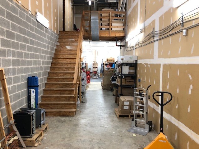 More Photos Of 45681 Oakbrook Ct, Sterling Flex For Sale