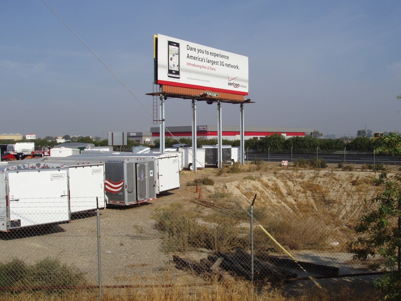 More Photos Of 4444 E Lincoln Ave, Fresno Warehouse For Sale