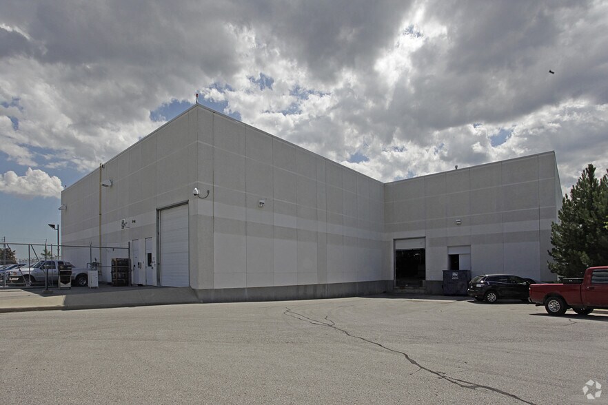 More Photos Of 55 Vogell Rd, Richmond Hill Light Distribution For Lease