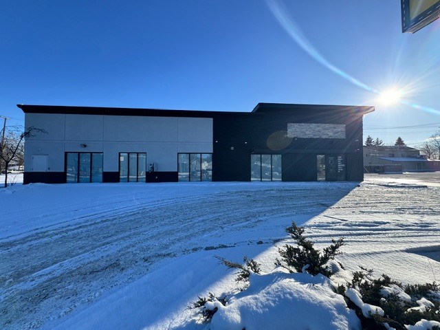 More Photos Of 111 W Genesee St, Lapeer Freestanding For Sale