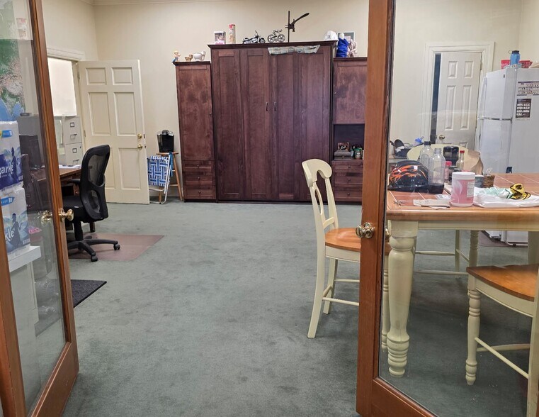 More Photos Of 105 Southeast Pky, Franklin Office For Sale