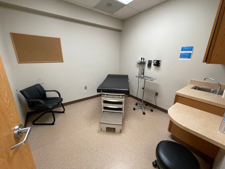More Photos Of 5165 W 72nd Ave, Westminster Medical For Lease
