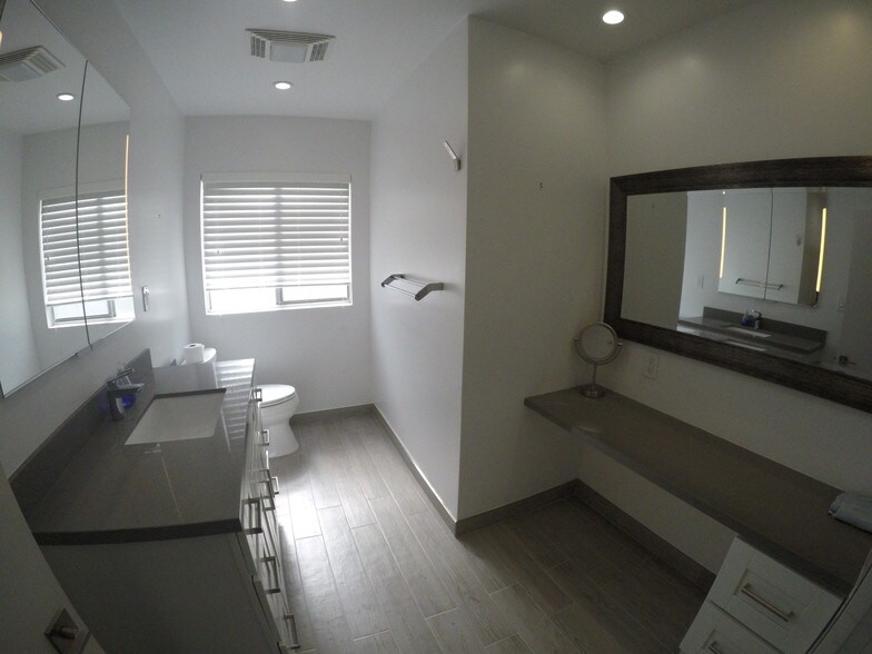 More Photos Of 7631 Norton Ave, West Hollywood Apartments For Sale