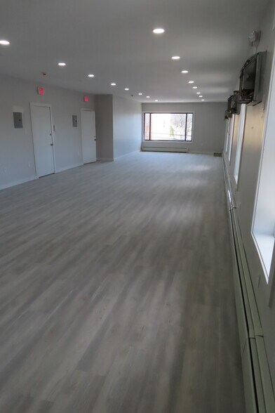 More Photos Of 420 Chestnut St, Union Township Medical For Lease