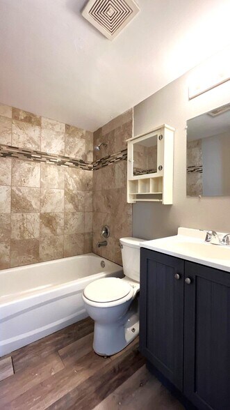 More Photos Of 2438 S 10th St, Lincoln Dormitory For Sale