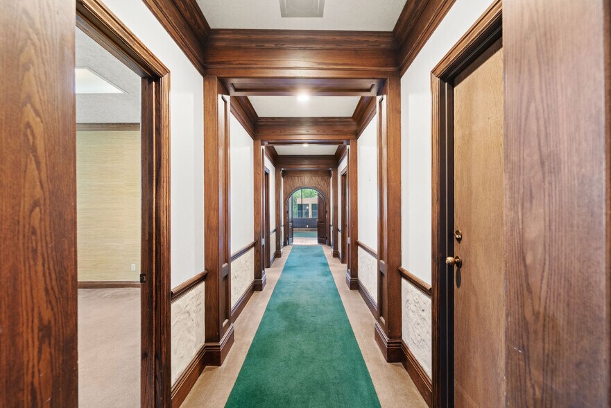 More Photos Of 2696 N University Ave, Provo Office For Sale