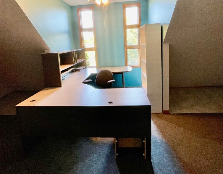 More Photos Of 1595 Weld Rd, Elgin Office For Lease