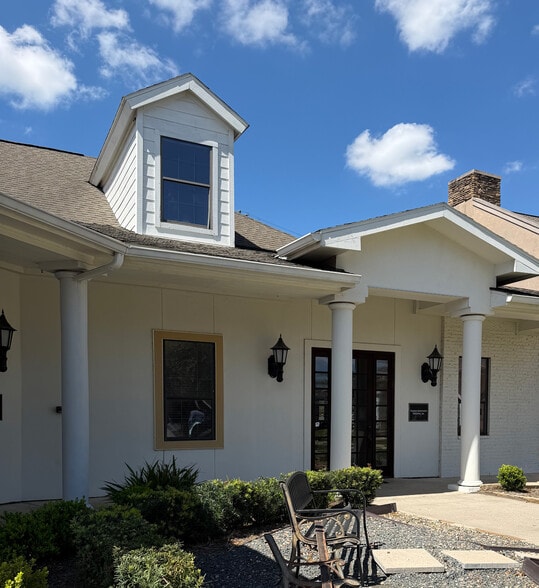More Photos Of 308 W Parkwood Ave, Friendswood Medical For Sale