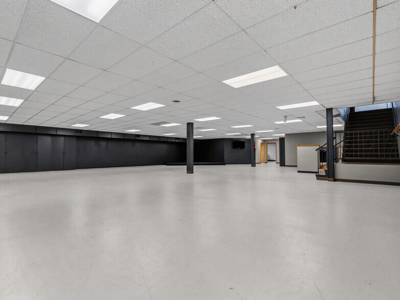 More Photos Of 1 N Main St, Rice Lake Specialty For Sale