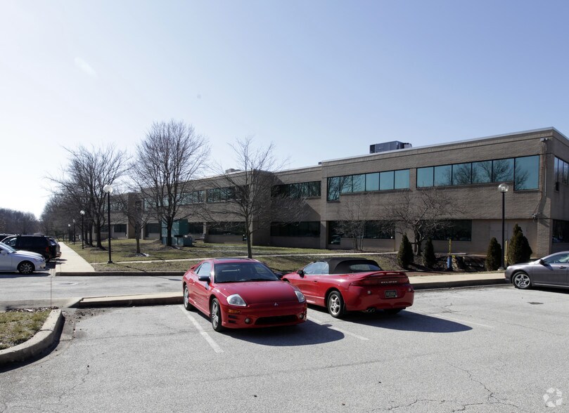 More Photos Of 252 Chapman Rd, Newark Office For Lease