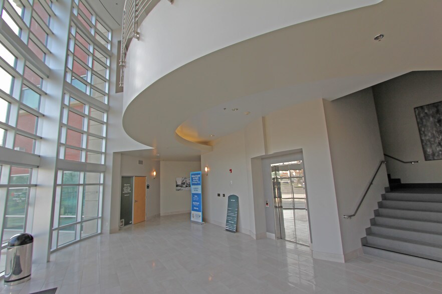 More Photos Of 9450-9500 Stockdale Hwy, Bakersfield Medical For Lease