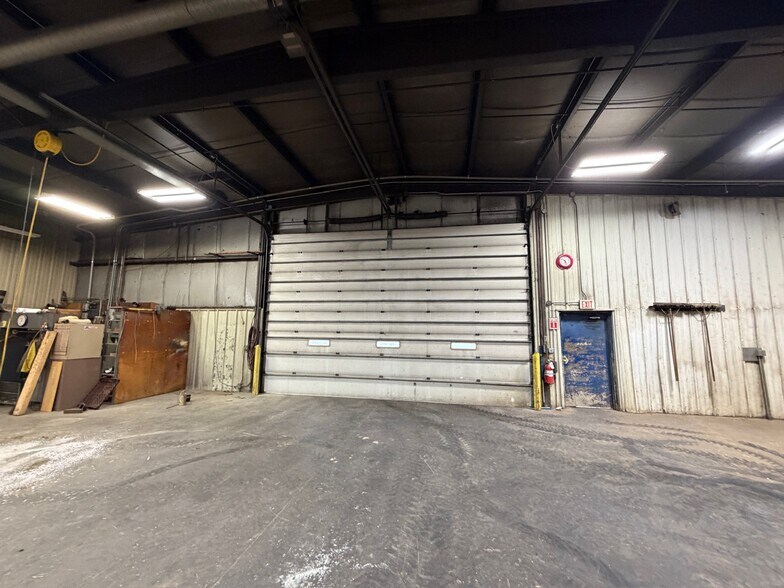 More Photos Of 4414 State Road 92, Brooklyn Industrial For Lease