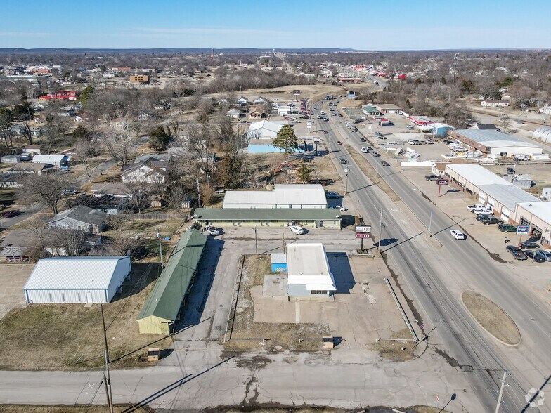 More Photos Of 918 S Wood Dr, Okmulgee Hotel For Sale