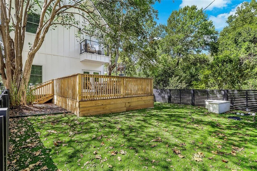 More Photos Of 1109 W Annie St, Austin Apartments For Sale