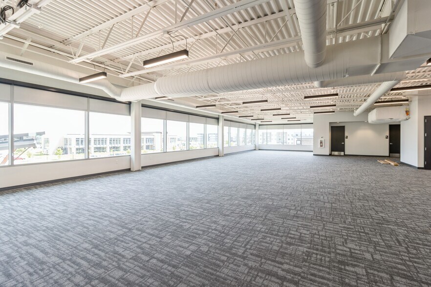 More Photos Of 1465 SW Park Square Dr, Ankeny Office For Lease