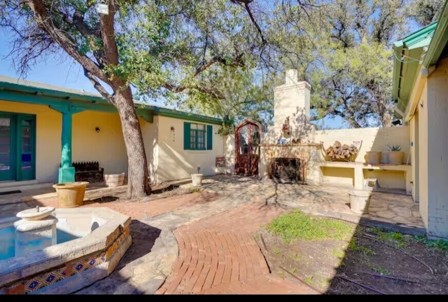 More Photos Of 2070 SW Loop 338, Odessa Specialty For Lease