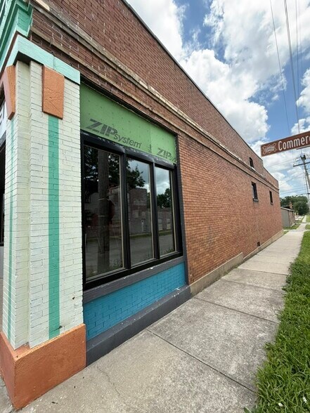 More Photos Of 430-436 W Commercial St, Springfield Storefront For Lease